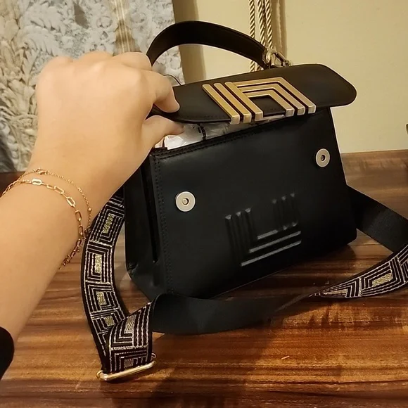 Karl Lagerfeld Purse, Medium size, Black with gold hardware - Picture 5 of 5